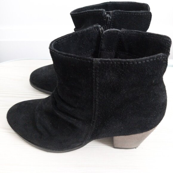 Woman Brand New Suede Boots - Picture 2 of 3